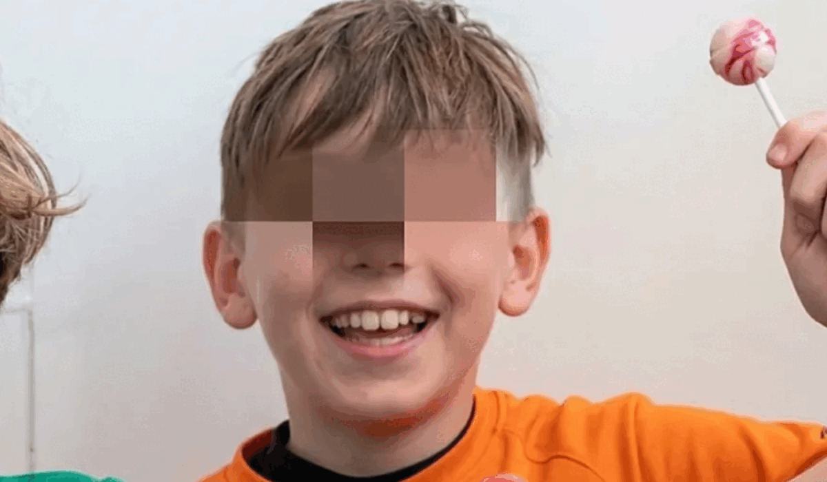 Omagiu cutremurător: jurnalistul spaniol, la căpătâiul lui David, copilul român ucis
