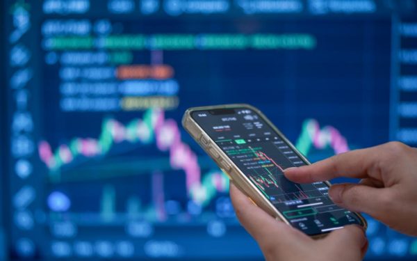 Guvernul vrea să vândă CEC Bank, Hidroelectrica și Romgaz: De ce?