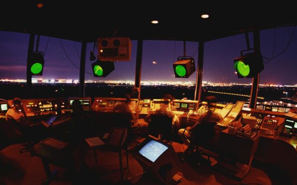 SUA testează gameri la Turnul de Control: De la Call of Duty, direct în aviație