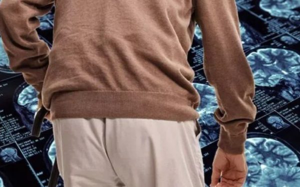 Semne în timpul mersului care anunță demența: Fii atent la ele!