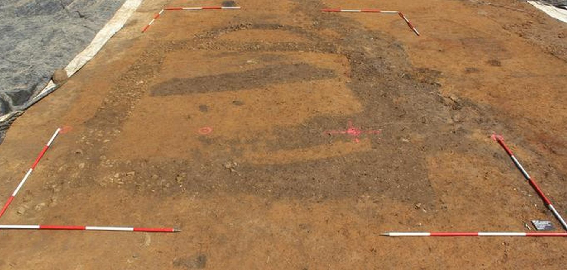 O descoperire arheologică de importanță excepțională în centrul Frankfurtului, sub străzile din districtul Heddernheim, scoate la iveală un complex religios roman care promite să schimbe înțelegerea asupra practicilor spirituale din provinciile germane ale Imperiului Roman