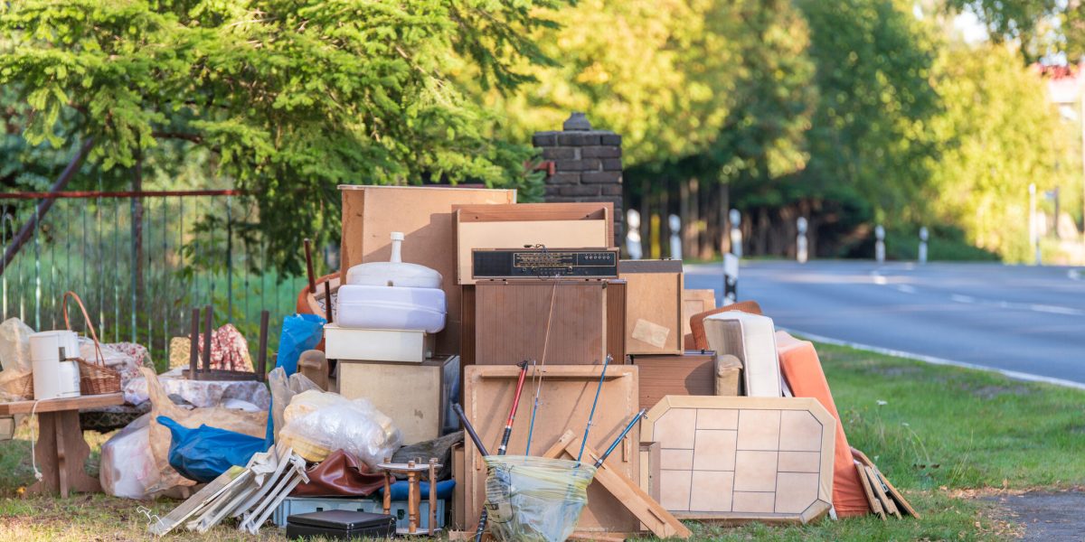 Unde aruncăm MOBILA VECHE în București: Ghid practic pentru bucureșteni