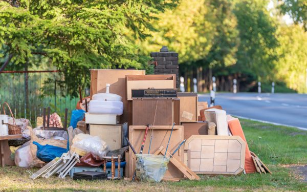 Unde aruncăm MOBILA VECHE în București: Ghid practic pentru bucureșteni