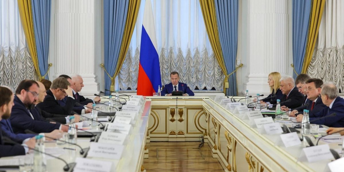 Ambasadorul Rusiei, convocat la Praga după amenințările lui Moscova