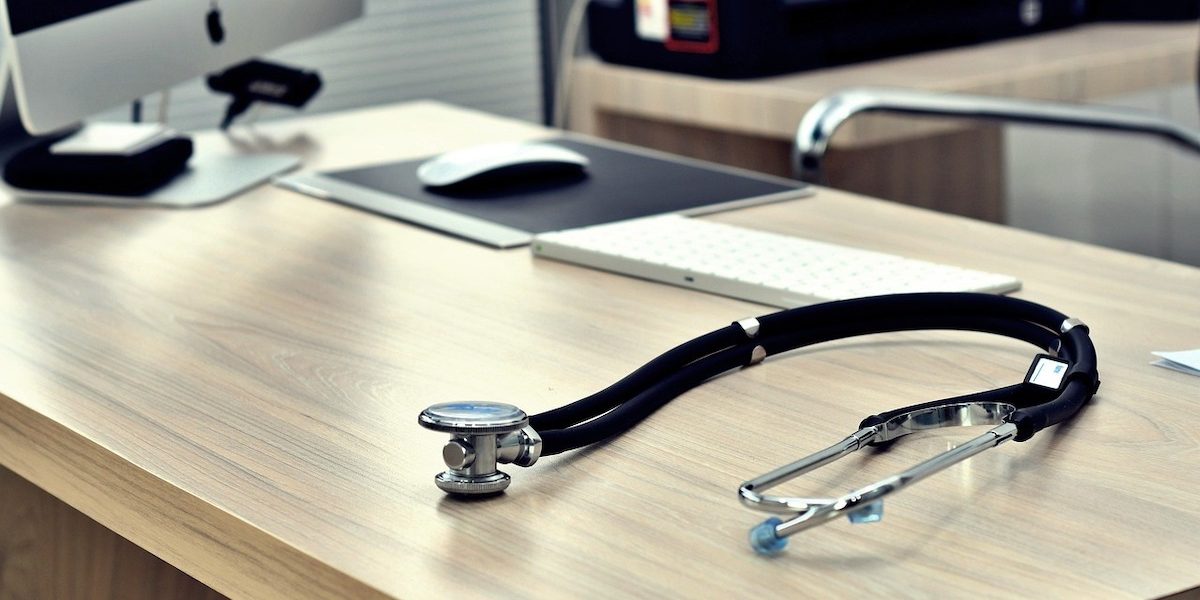 Deputații au votat: Când se mai dă concediu medical plătit din prima zi