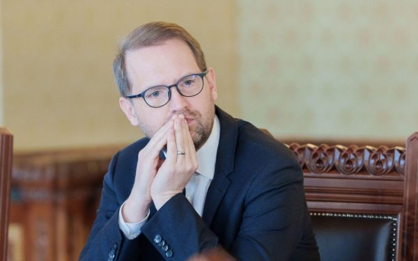 Fritz, după pericolul din Timișoara: Amenzi pentru blocul cu plăci căzătoare