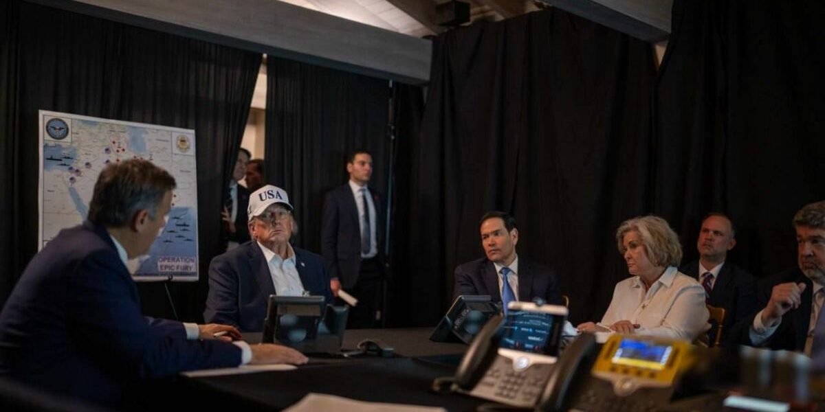 Criza Ormuz: Donald Trump, ședință de urgență cu oficialii cheie