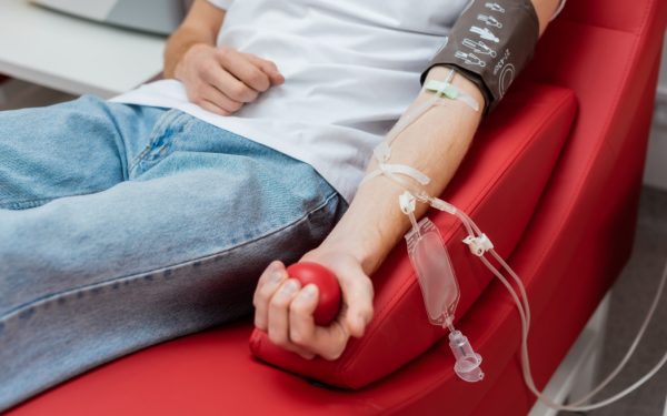 Români, donăm sânge? Beneficii 2026 și cine poate salva vieți