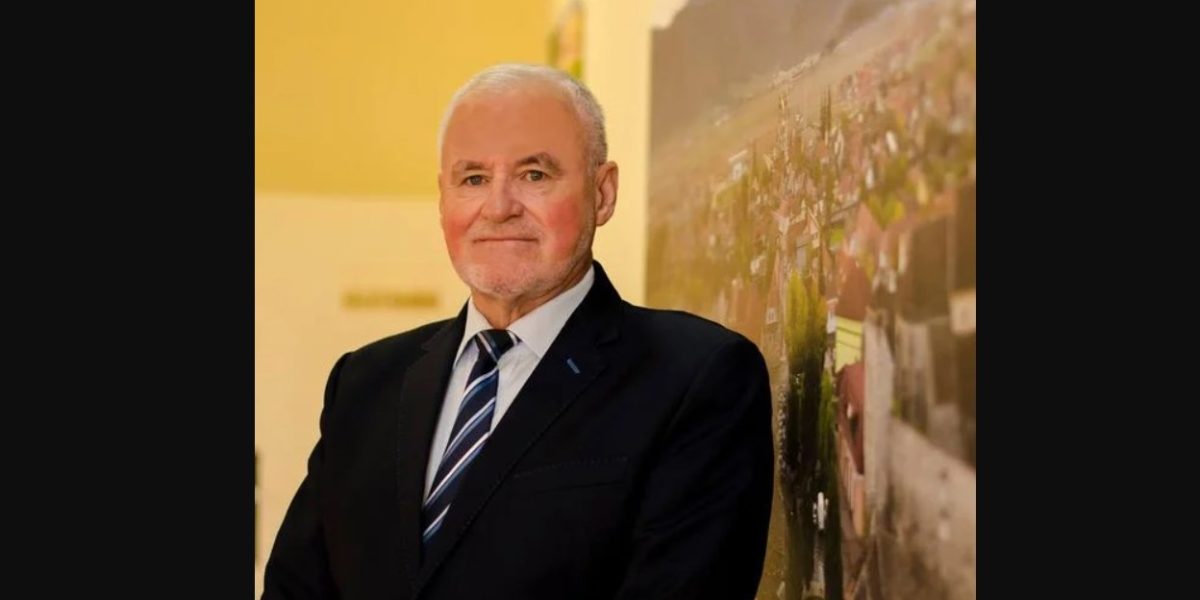 Fost primar din Ghimbav, condamnat la 10 ani de închisoare: „Stâlpi și leagăne” cu dedicație