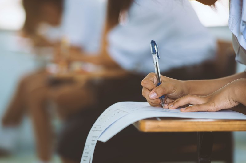 Elevii de clasa a XII-a au susținut între 23 și 26 martie simularea examenului de Bacalaureat pentru anul 2026