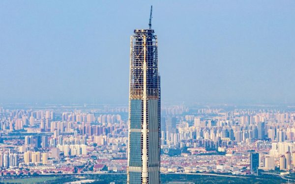 Monumental: Cel mai înalt zgârie-nori nelocuit, gata după 18 ani de așteptare, atinge 596 metri