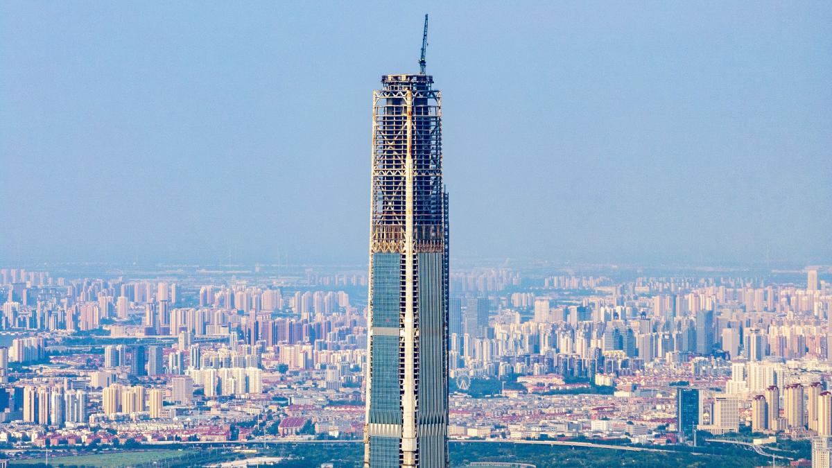 Monumental: Cel mai înalt zgârie-nori nelocuit, gata după 18 ani de așteptare, atinge 596 metri