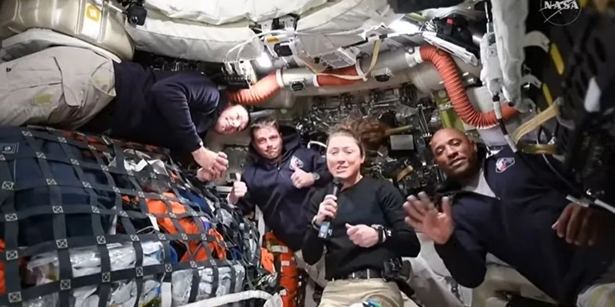 Orion se-ntoarce cu foc: Capsula Artemis 2 intră-n atmosferă cu 40.000 km/h