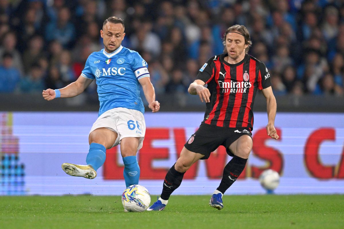 Napoli a obținut o victorie importantă în derby-ul zilei din Serie A, învingând AC Milan cu scorul de 1-0 pe stadionul „Diego Maradona”