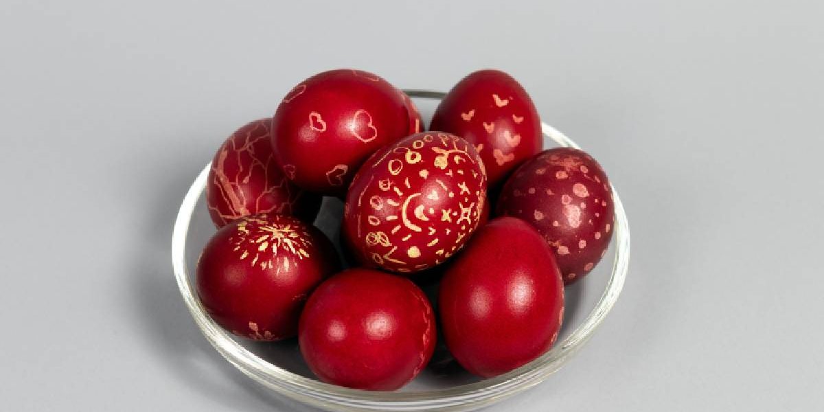 Cât timp se păstrează ouăle roșii în frigider? Sfaturi utile