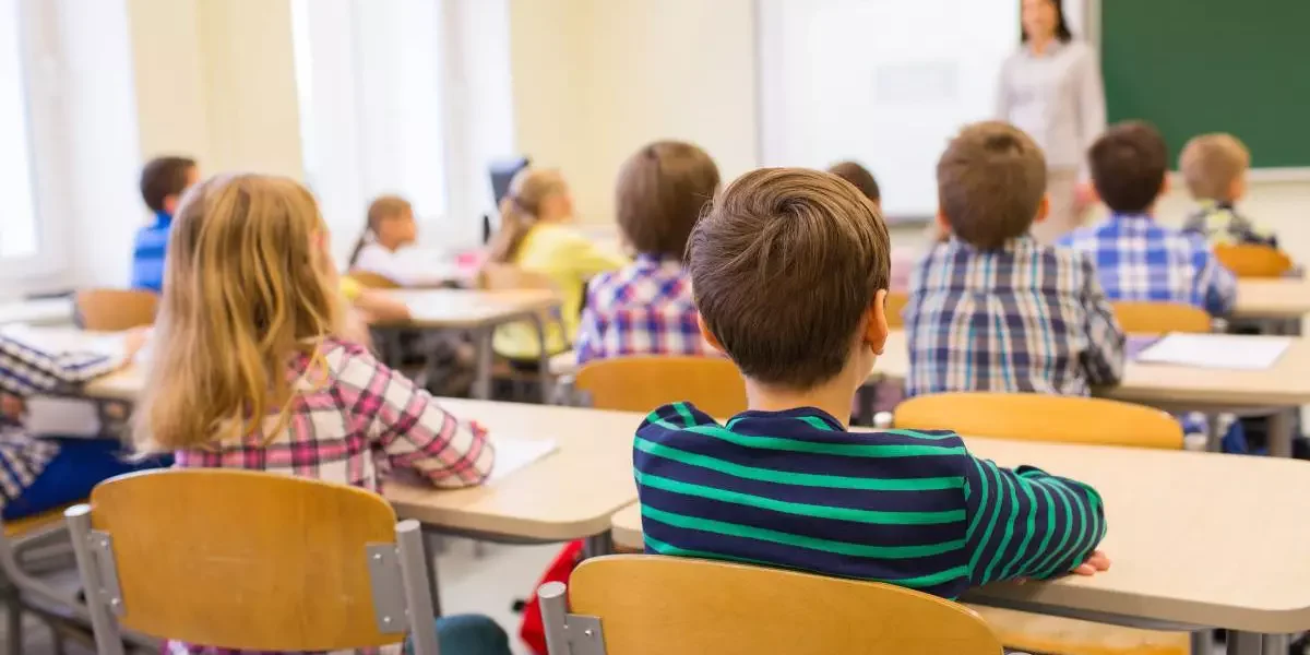 Când au vacanțe elevii și când sunt EXAMENELE? Calendarul anului școlar