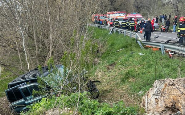 Accident grav în Sibiu: Cinci victime, printre care tineri și adolescenți, la spital