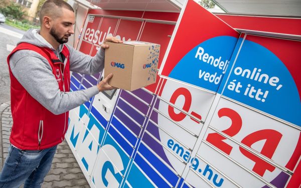 eMag bagă taxă pe comenzi: Cumpărătorii, puși la plată de mâine!