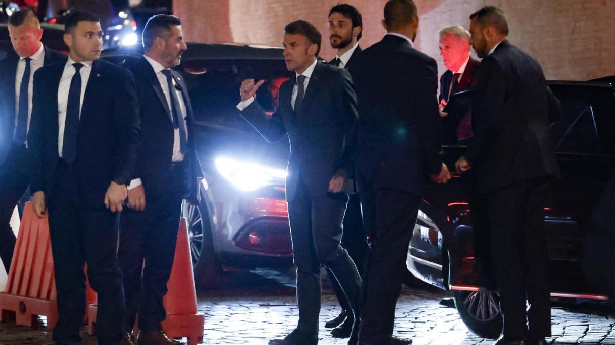 Macron, erou la Roma: A sărit să ajute un bătrân, medicii l-au verificat