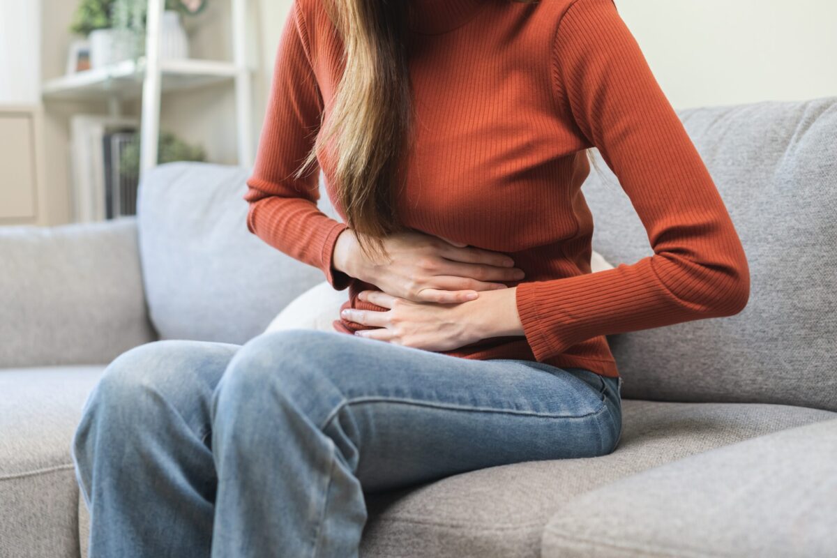 Endometrioza intestinală, o afecțiune greu de diagnosticat Endometrioza intestinală se poate manifesta prin simptome care imită colonul iritabil, ceea ce face ca multe paciente să primească inițial un diagnostic greșit