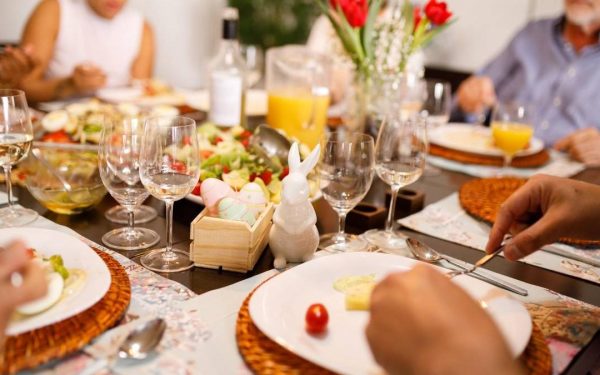 Ouăle de Paște: Avertismentul medicilor despre simptomele care te pot afecta