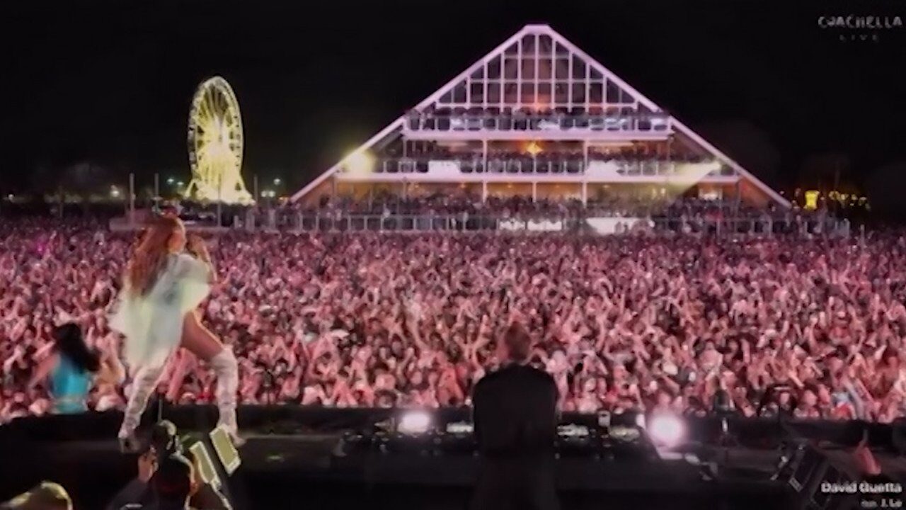 Jennifer Lopez, show incendiar la Coachella: apariție-surpriză pe scenă