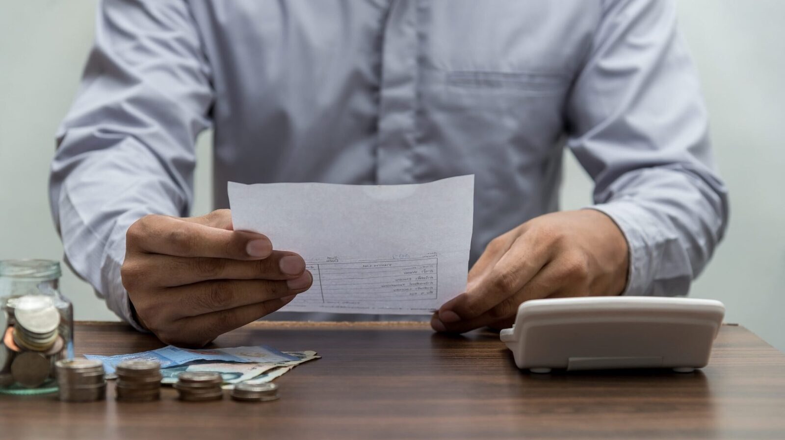 Facturi umflate? Află de ce plătești mai mult după regularizare, atenție la PPC!