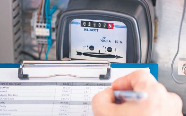 Energie sub 1 leu/kWh pentru români: Economii de 800 de lei pe an
