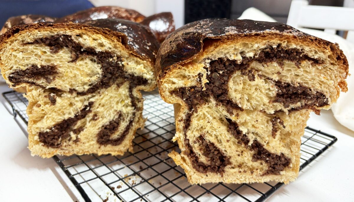 Sărbătorile de iarnă se apropie cu pași repezi, iar gospodinele din toată țara încep pregătirile pentru una dintre cele mai iubite tradiții culinare: cozonacul