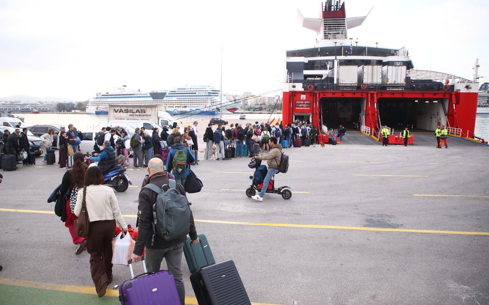 Attica: Ultima undă a turiștilor de Paște a invadat porturile