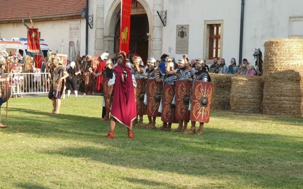 Dacii, Romanii și gladiatorii revin la Alba Iulia: Spectacol istoric în cetatea Alba Carolina