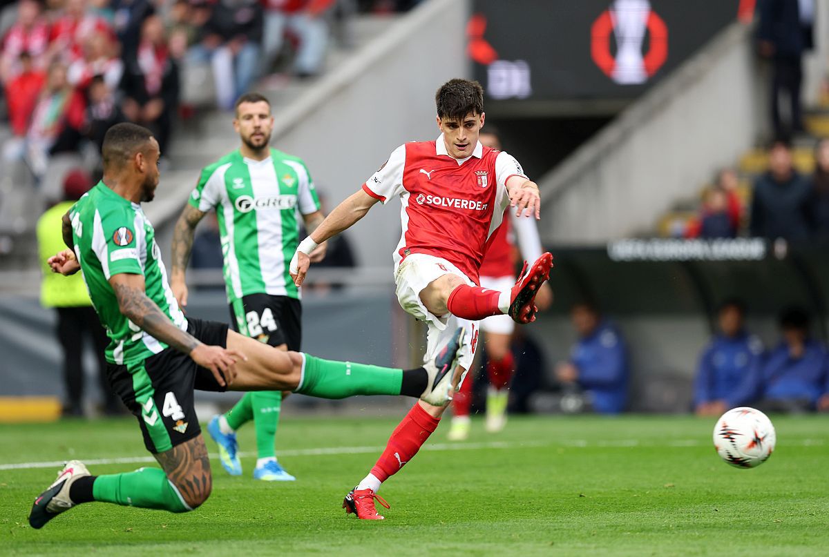 Sferturile Europa League au debutat cu un egal spectaculos între Braga și Real Betis, scor 1-1, într-un meci marcat de emoții și un omagiu adus legendarului Mircea Lucescu
