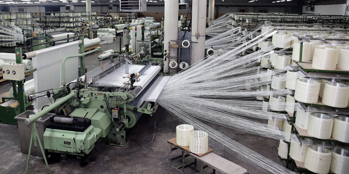 UE lovește China: Taxe antidumping pentru fibra de sticlă din țări terțe