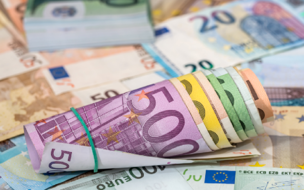 Afacere de 500 milioane € cu doi angajați: Un succes-fulger în România