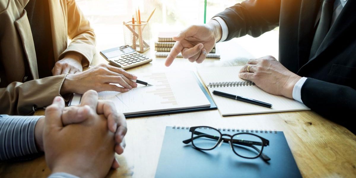 Succesiuni și vânzări globale: Firmele de familie, test pentru economie