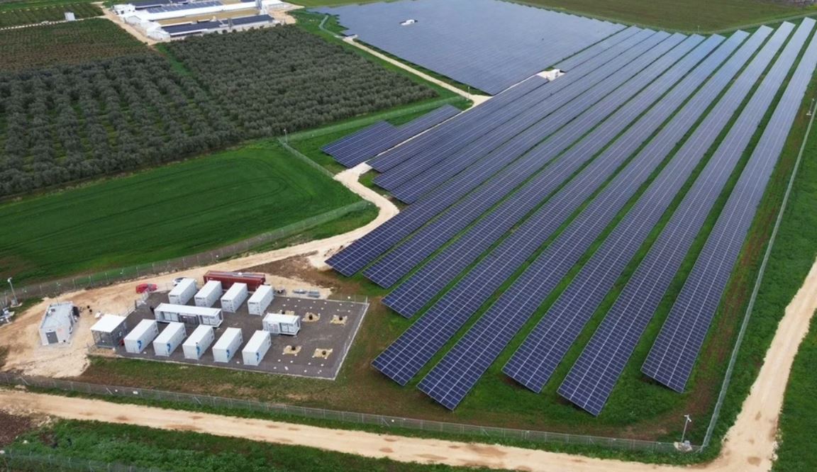 Autorizație pentru o nouă instalație de stocare a energiei în Părău, aprobată de ANRE Comitetul de Reglementare al Agenției Naționale pentru Reglementare în domeniul Energiei (ANRE) urmează să aprobe, pe 7 aprilie, un proiect de decizie privind emiterea autorizației de înființare pentru o nouă capacitate de stocare a energiei electrice în comuna Părău, județul Brașov