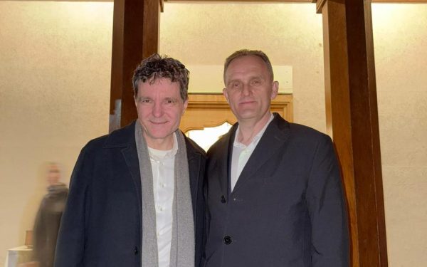 Nicușor Dan, vizită-surpriză la mănăstire. S-a pozat cu un lider PSD