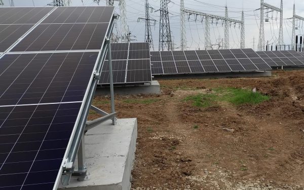 Transelectrica, investiție majoră: centrale fotovoltaice și baterii la 29 de stații pentru SEN