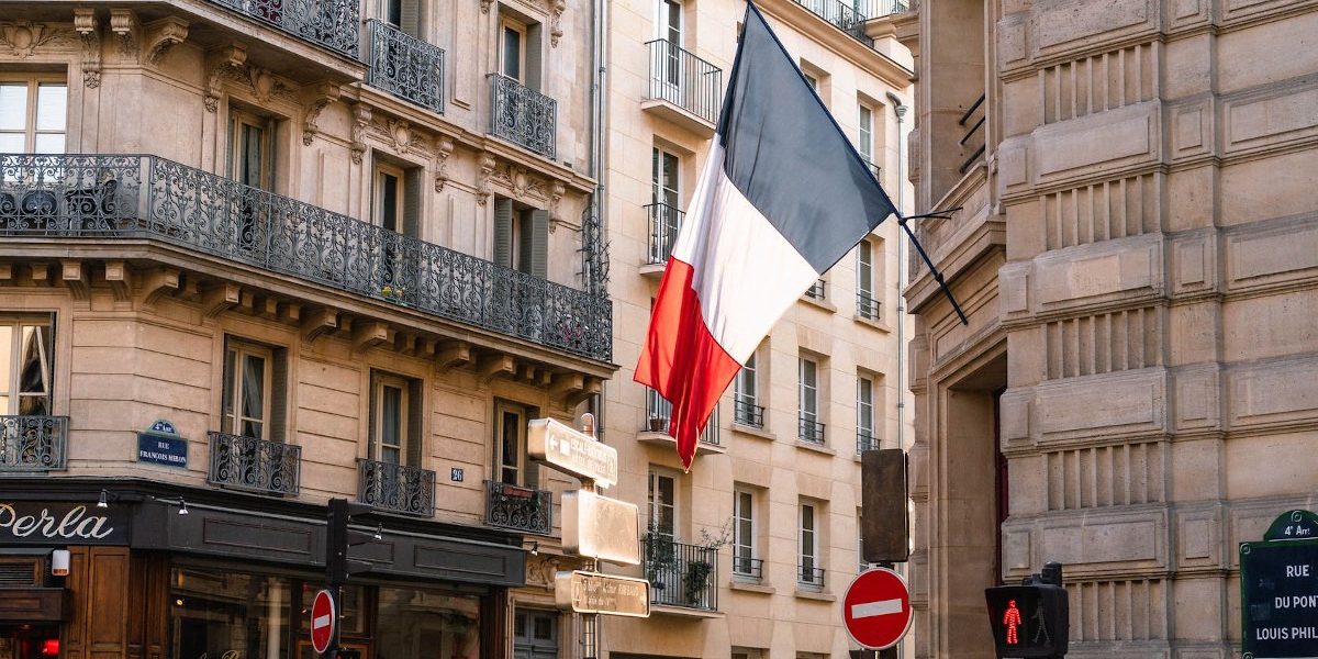 Franța dă o mână de ajutor: Transportatorii și fermierii, salvați de scumpiri