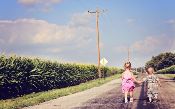 Ziua Internațională a Fraților și Surorilor: Ce surprize ne așteaptă?