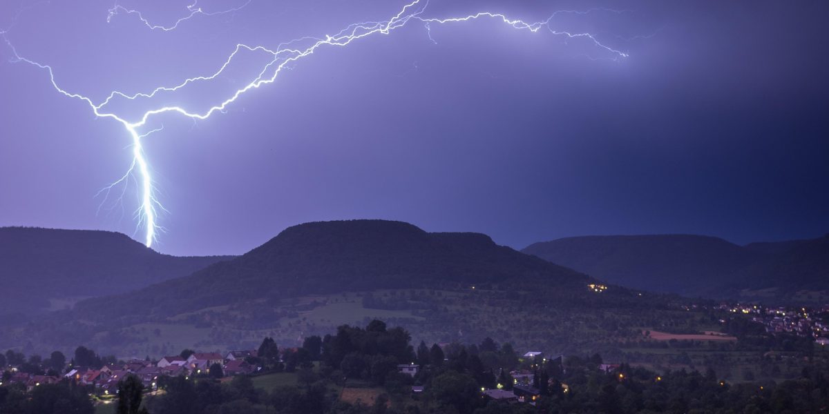 Bulgar lovit de fulger pe munte, tragedie în România