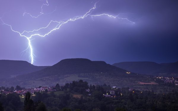 Bulgar lovit de fulger pe munte, tragedie în România