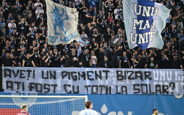 Reacția galeriei Universității Craiova: Ironii „banale”, folclor ultras la derby-ul cu Rapid