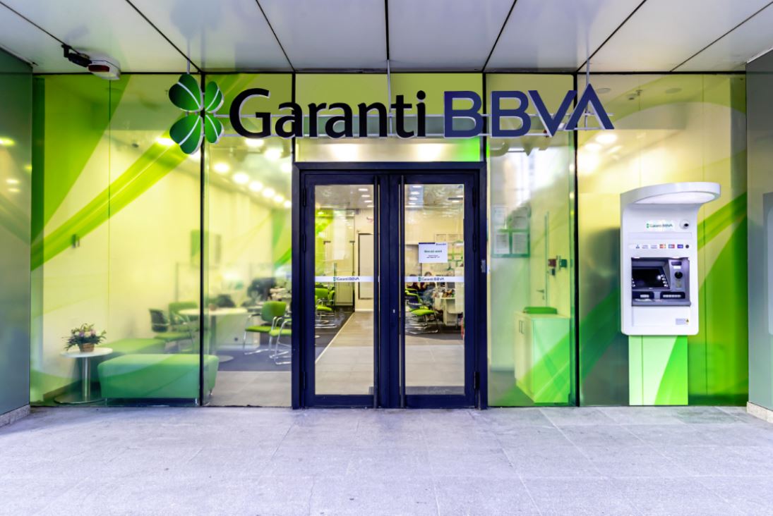 Garanti BBVA lansează o campanie pentru credite de nevoi personale, valabilă până în mai 2026 Garanti BBVA a anunțat lansarea unei noi campanii destinate atât clienților existenți, cât și celor noi, menită să promoveze utilizarea serviciilor digitale pentru obținerea rapidă a creditelor de nevoi personale