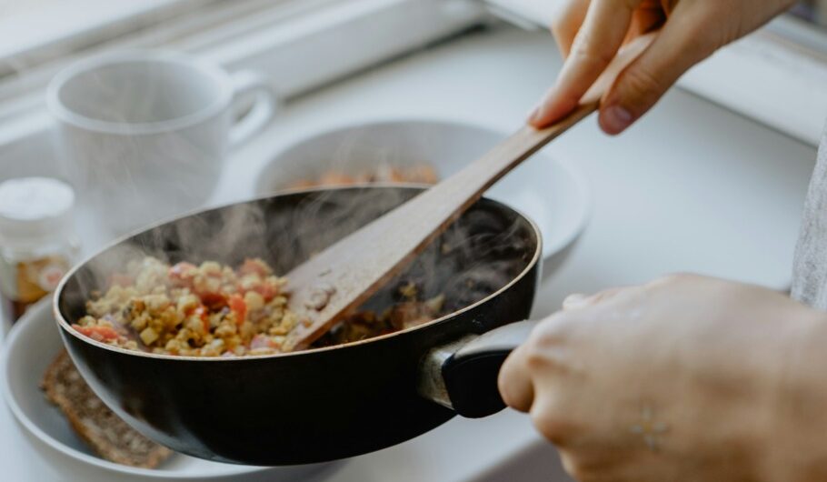 Ce știe, de fapt, creierul despre senzația de sațietate? Creierul considerat mult timp principalul coordonator al senzației de sațietate poate fi, conform noilor cercetări, mult mai puțin implicat decât s-a crezut anterior