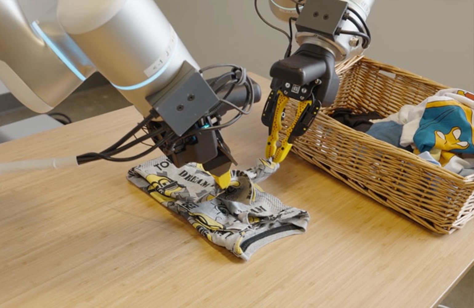 Gen-1, robotul care promite să devină cel mai precis în ordine în casă