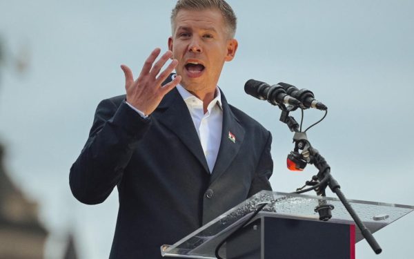 Maghiari trădați în Transilvania: Simion, dans pe morminte, Orban trădător, spune Magyar