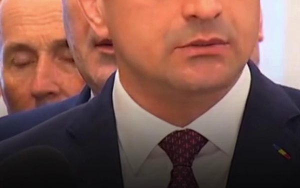 Simion, despre moțiunea PSD: „Face joc de glezne”, nu o va depune