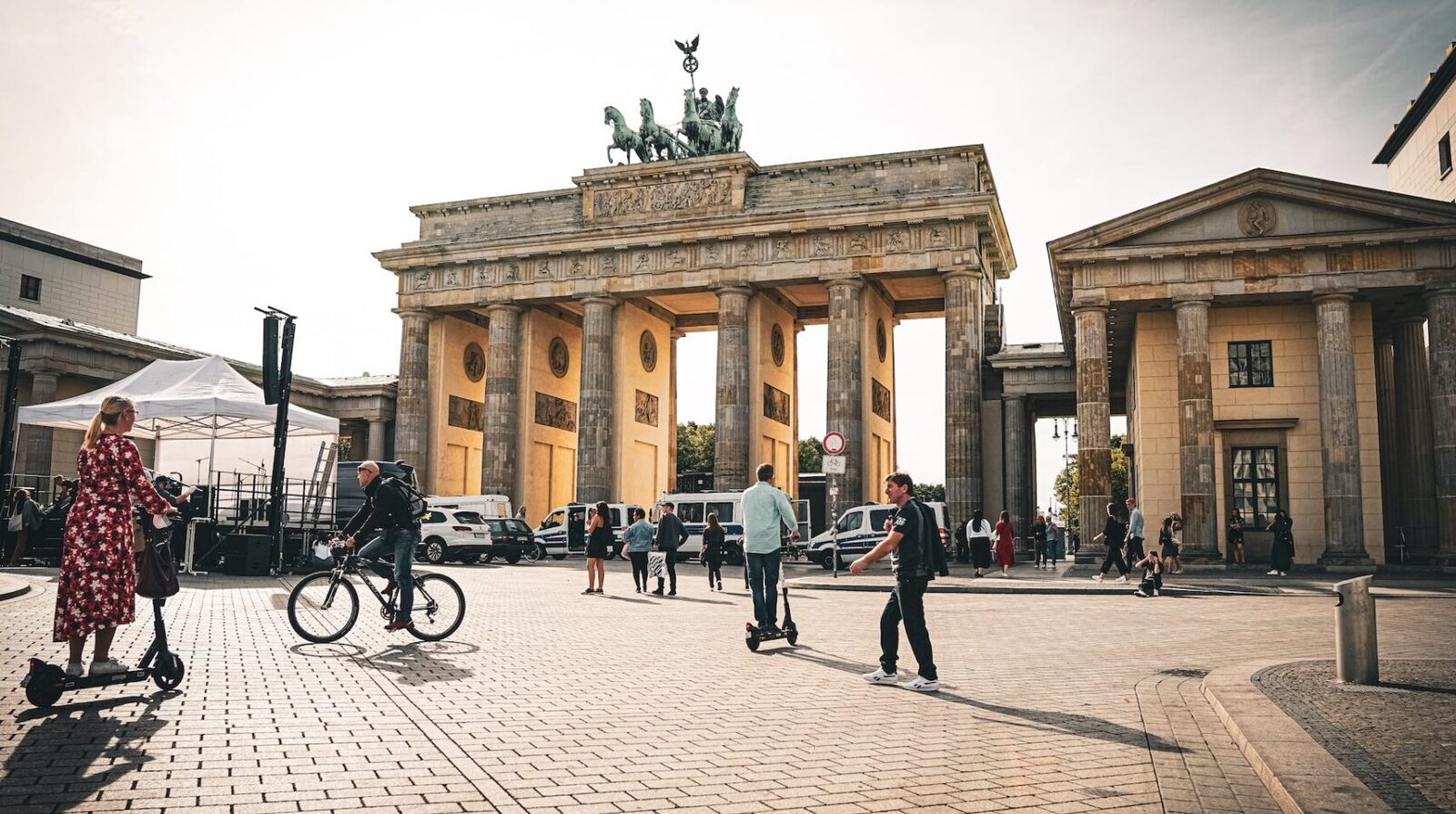 Berlin: Turiștii, plătiți să colecteze deșeuri. Ce măsuri ia Administrația?