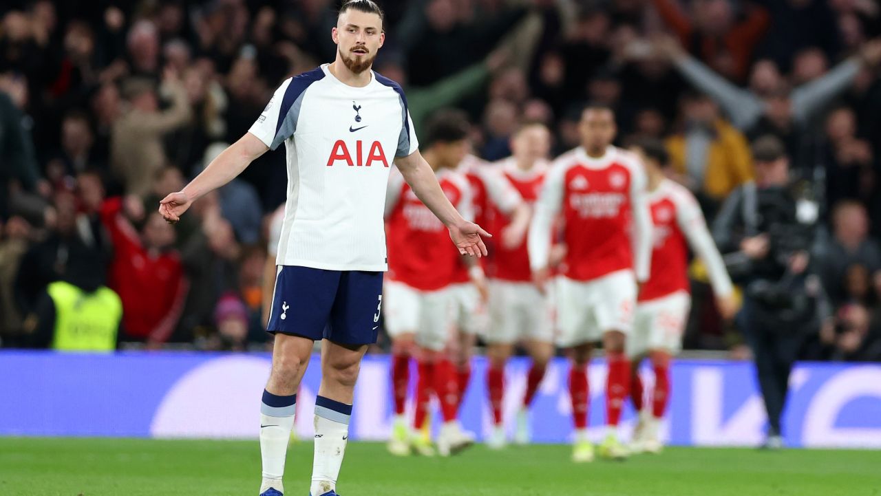 Drăgușin, umilit cu Tottenham: Rușine istorică pentru nord-londonieni